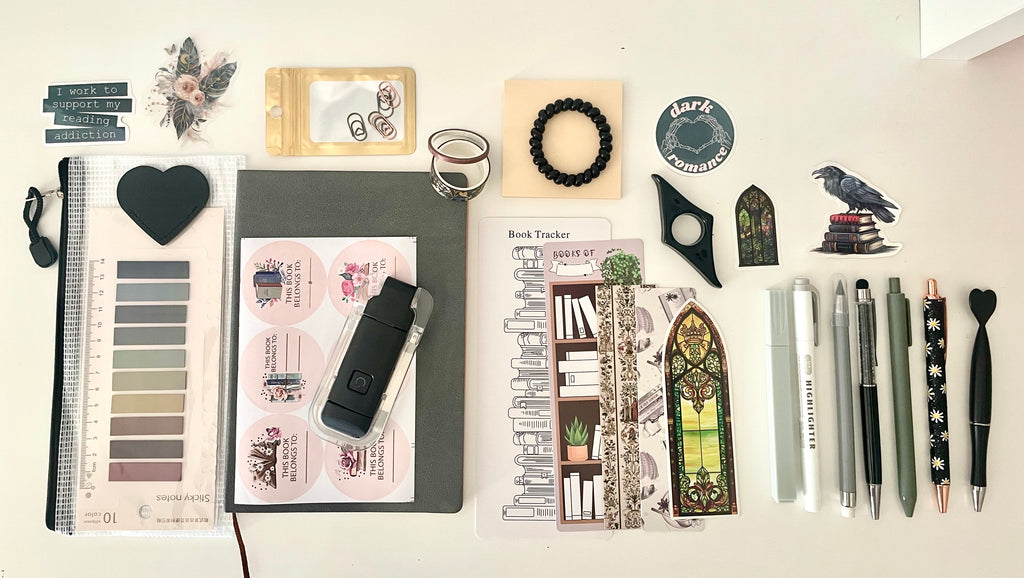 The Charm & Chapter Deluxe Box
