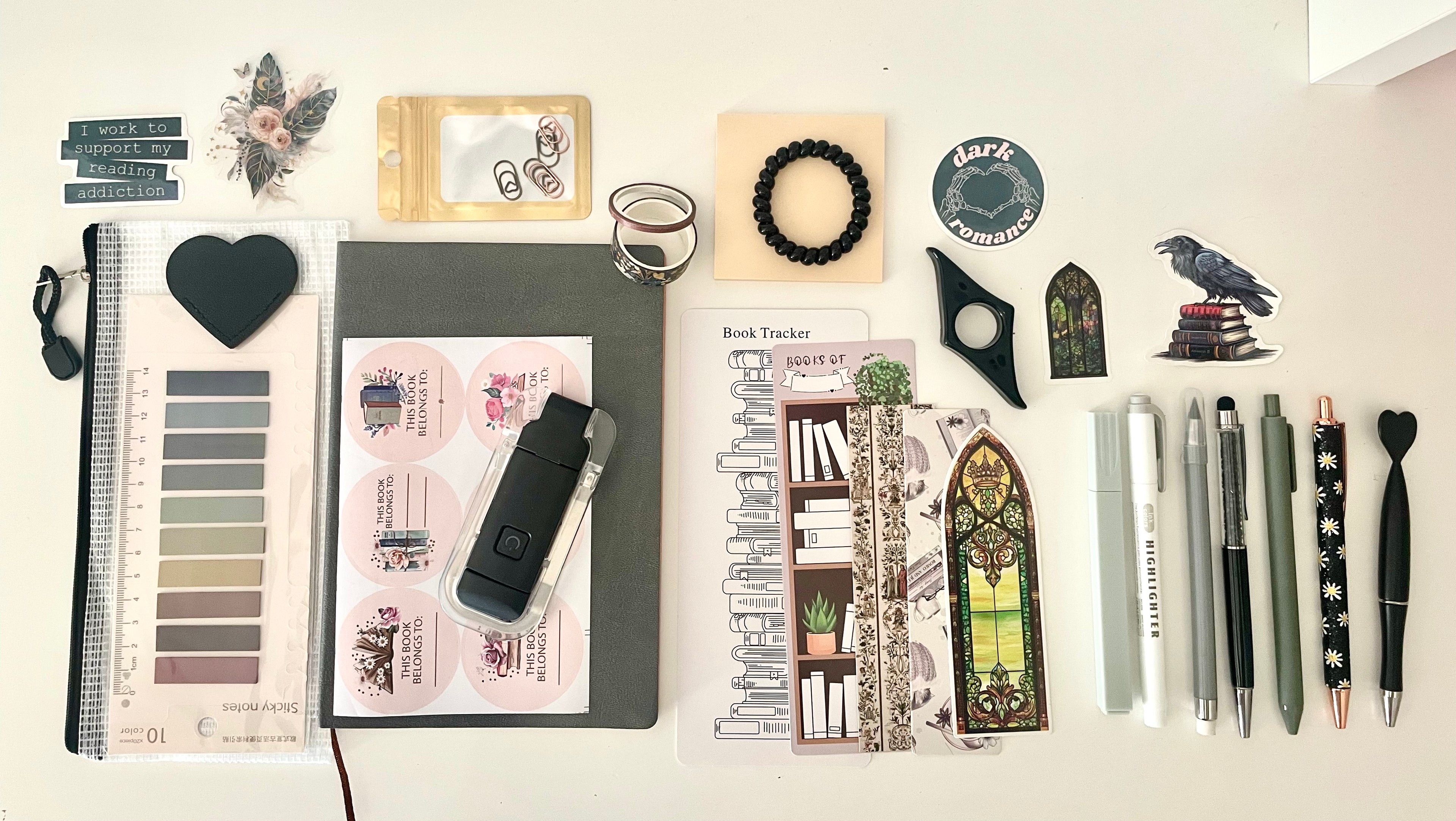The Charm & Chapter Deluxe Box